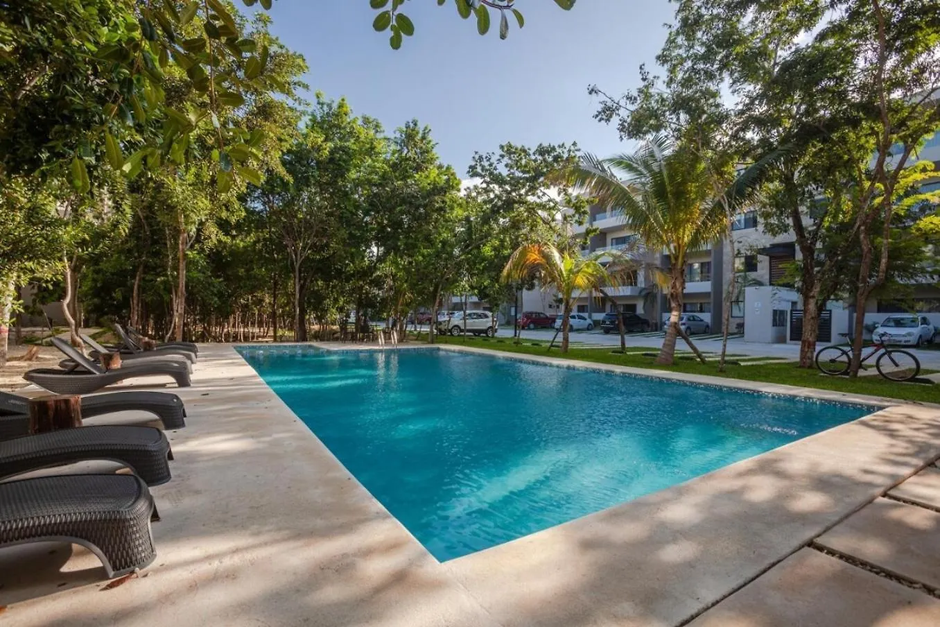 Casa de Férias Modern Condo Wifi 200Mb, 2 Gyms, 6Pools, Balcony Playa del Carmen