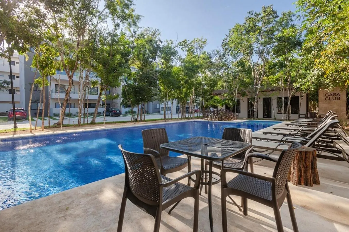 Modern Condo Wifi 200Mb, 2 Gyms, 6Pools, Balcony
