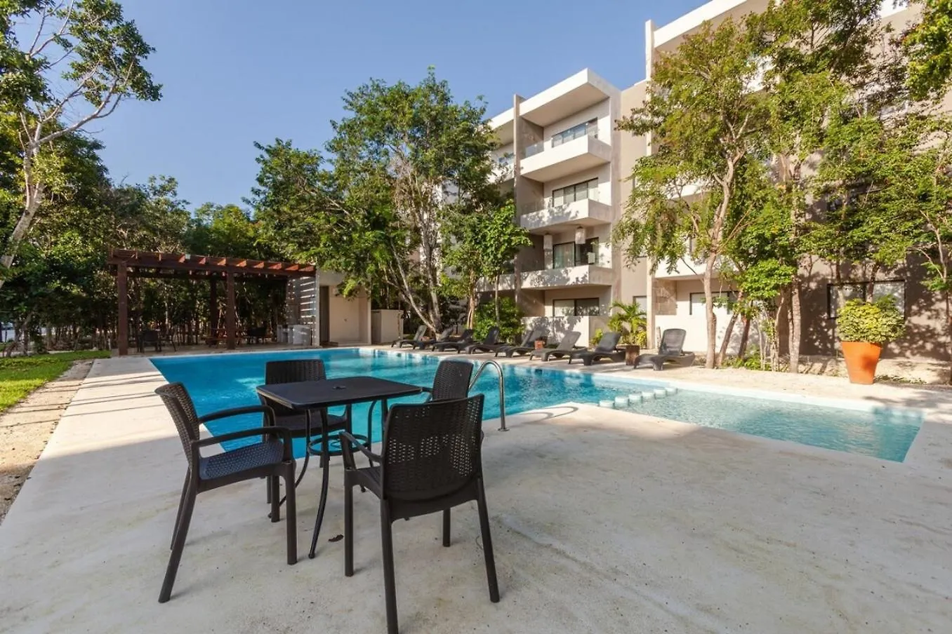Modern Condo Wifi 200Mb, 2 Gyms, 6Pools, Balcony 0*, Playa del Carmen Mexiko
