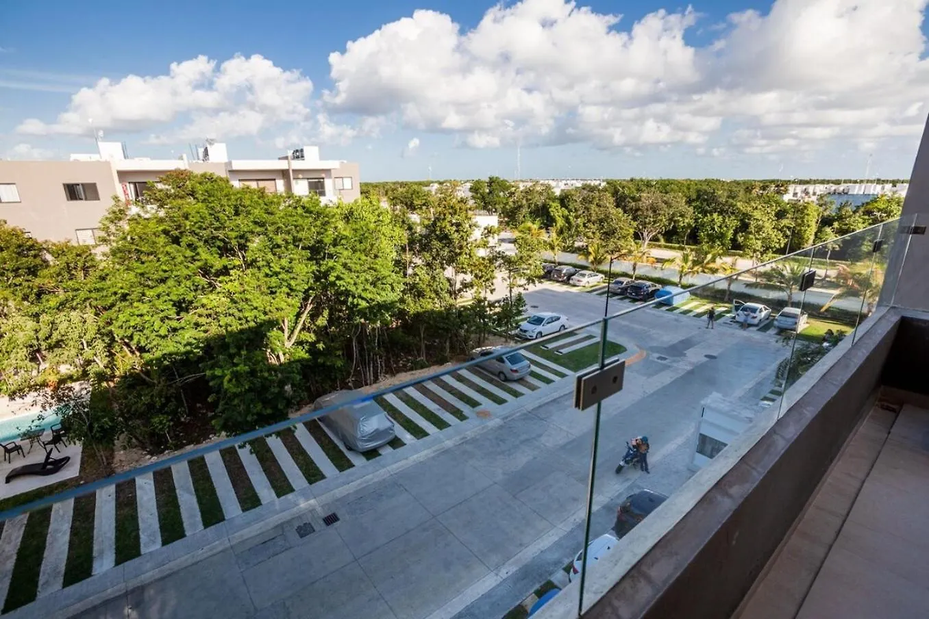 Semesterbostad Modern Condo Wifi 200Mb, 2 Gyms, 6Pools, Balcony